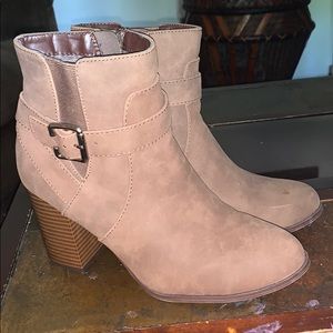 Heeled boots